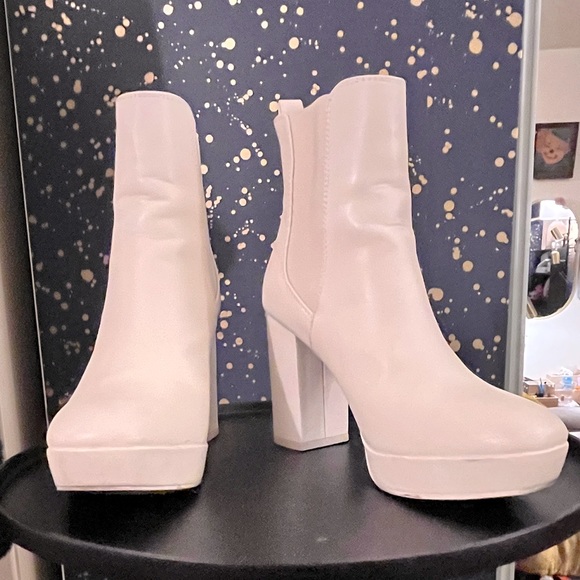 Mia Genesis Off White Platform Ankle Boots - Picture 7 of 15